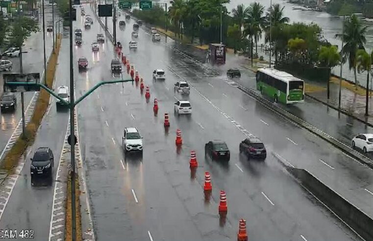 Prefeito do Rio pede que população evite circular sob chuvas fortes