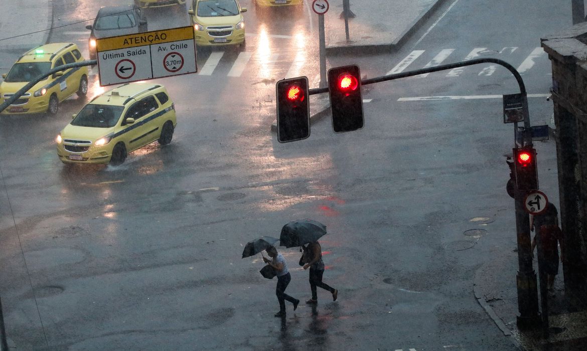 Rio registra aumento de 66% no volume de chuva em fevereiro