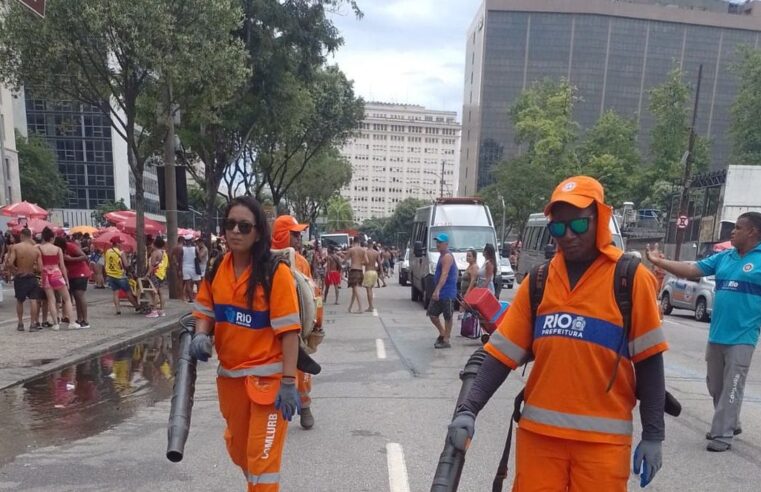 Mais de 66 toneladas de lixo foram recolhidas do Sambódromo no Rio