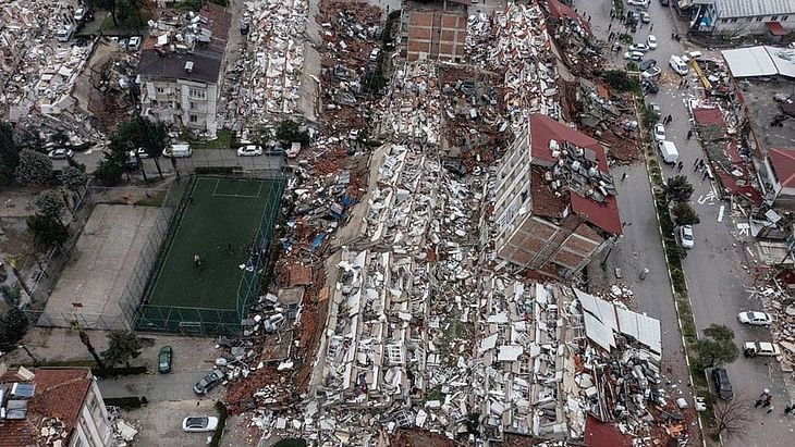 Mortes em terremoto passam de 33 mil, e Turquia se aproxima de sua pior marca desde 1939