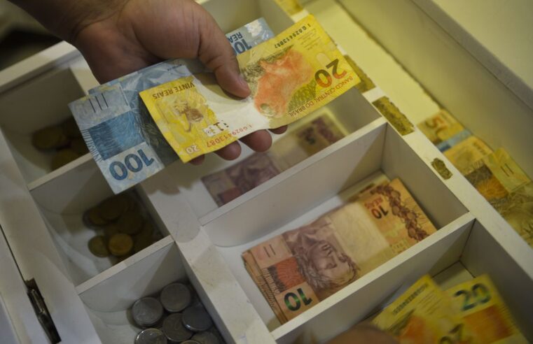 Mercado financeiro eleva projeção da inflação de 5,74% para 5,78%