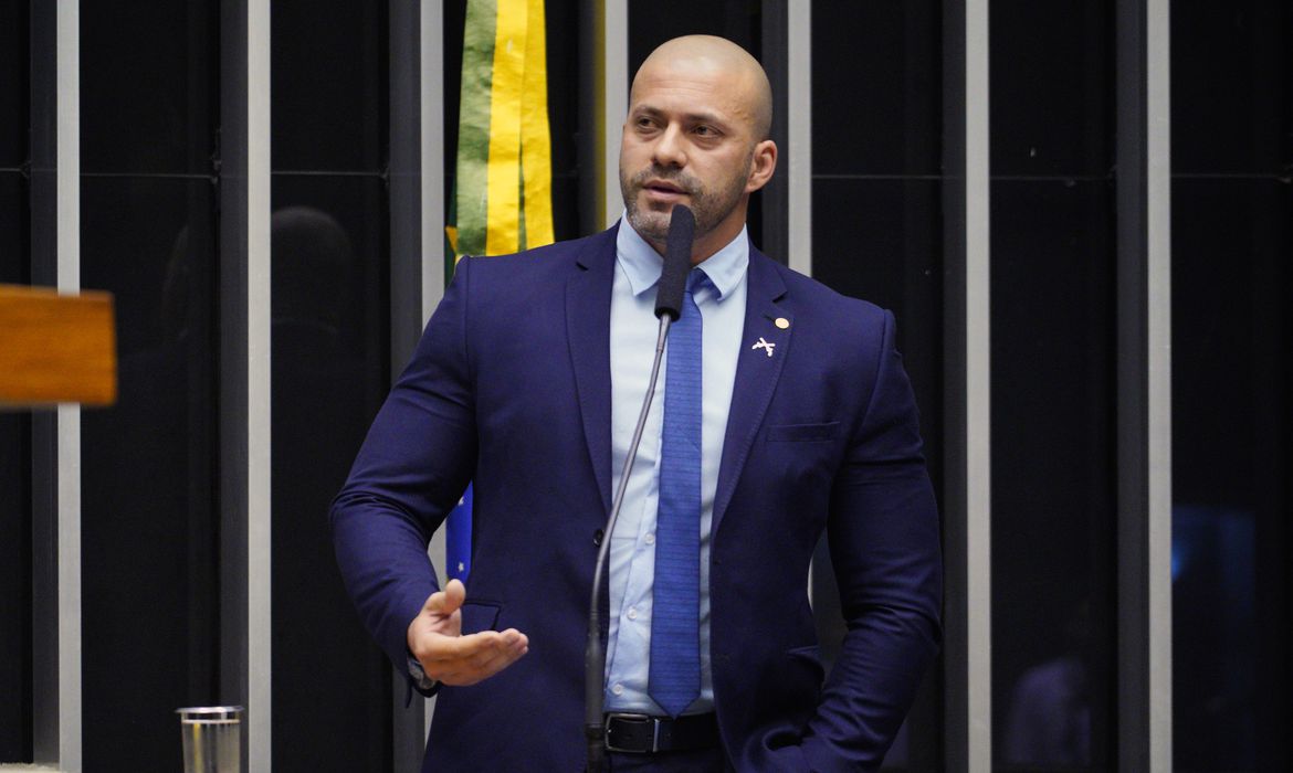 Audiência de custódia mantém prisão de Daniel Silveira