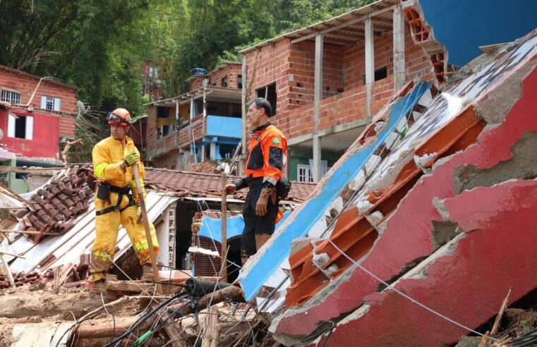 Bombeiros encontram última pessoa desaparecida em São Sebastião
