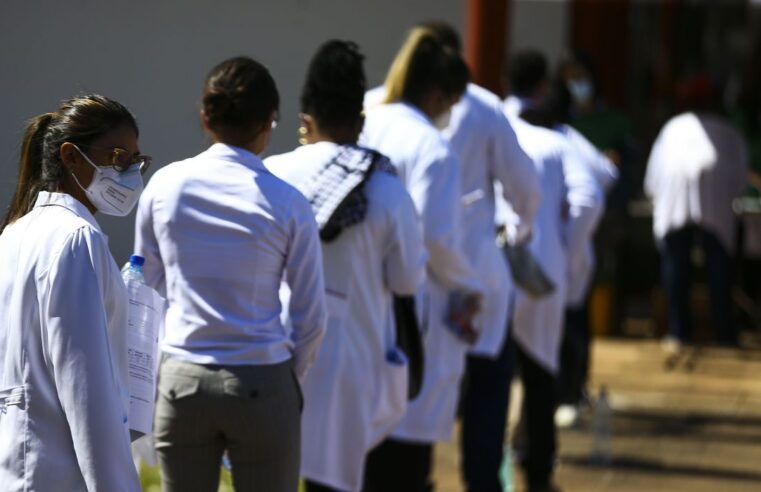 Brasil tem 546 mil médicos; proporção é de 2,56 por mil habitantes