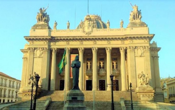 Chico Machado volta à Alerj e Bernardo Rossi assume a secretaria de Governo