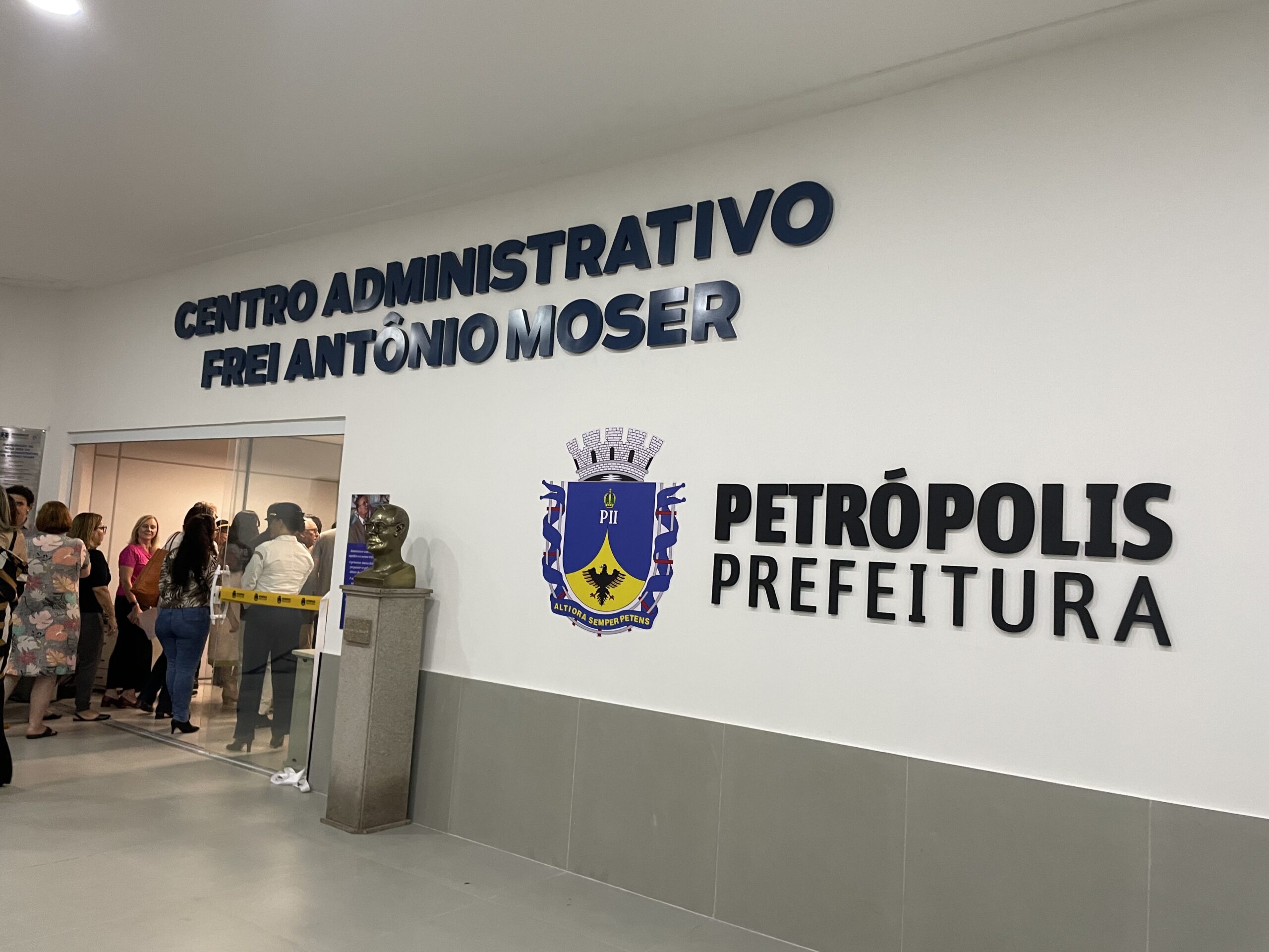 Novo Centro Administrativo da Prefeitura de Petrópolis é inaugurado no Hipershopping