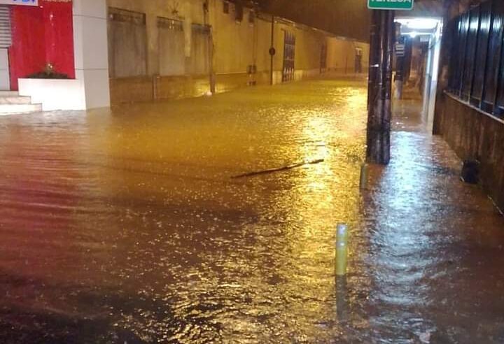 Com registro de 74 milímetros de chuva em 24 horas, Defesa Civil contabiliza 8 ocorrências, sem vítimas