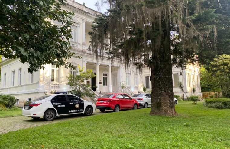 Mandados de busca e apreensão são cumpridos na prefeitura de Petrópolis