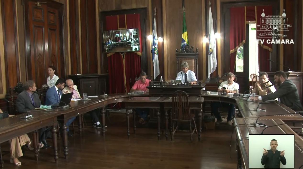 Comerciantes ainda aguardam por isenção de imposto após um ano das tragédias