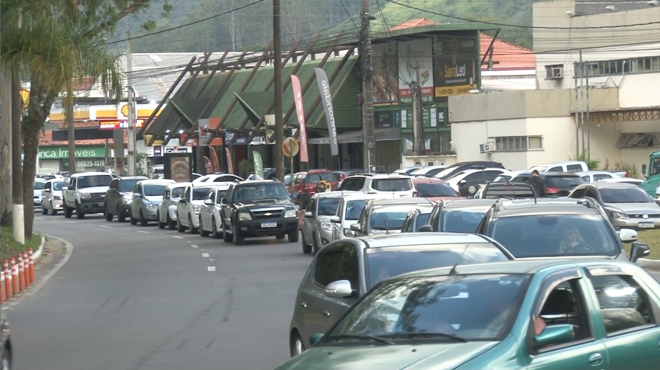 Motoristas denunciam trânsito nos distritos de Petrópolis