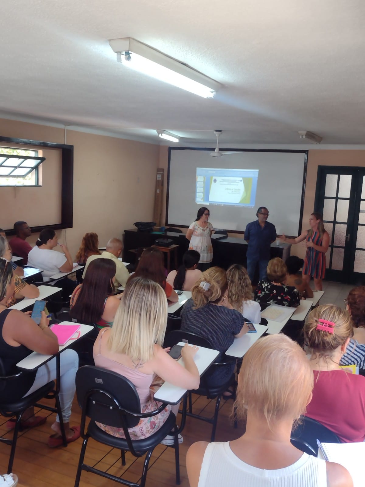 Profissionais de Saúde de Petrópolis fazem curso de Libras