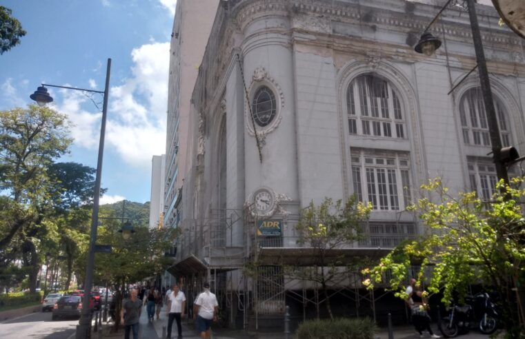 Antigo prédio do Banco do Brasil vive dias de abandono