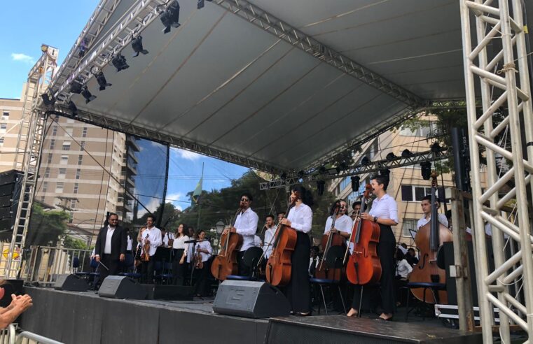 Orquestra Sinfônica Jovem do Rio de Janeiro realiza apresentação na Praça da Liberdade