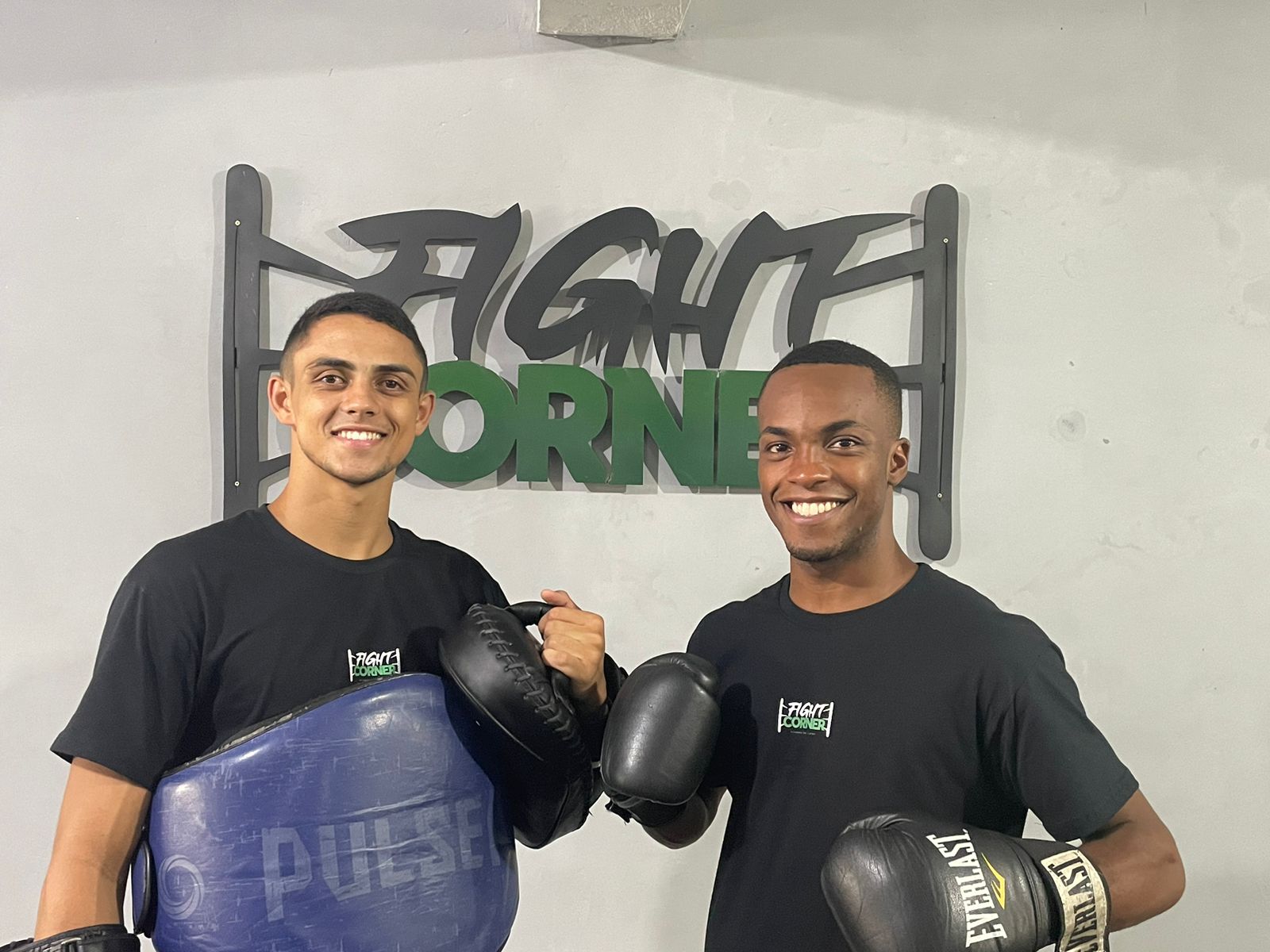 Atleta petropolitano de muay thai é campeão em torneio em São Paulo