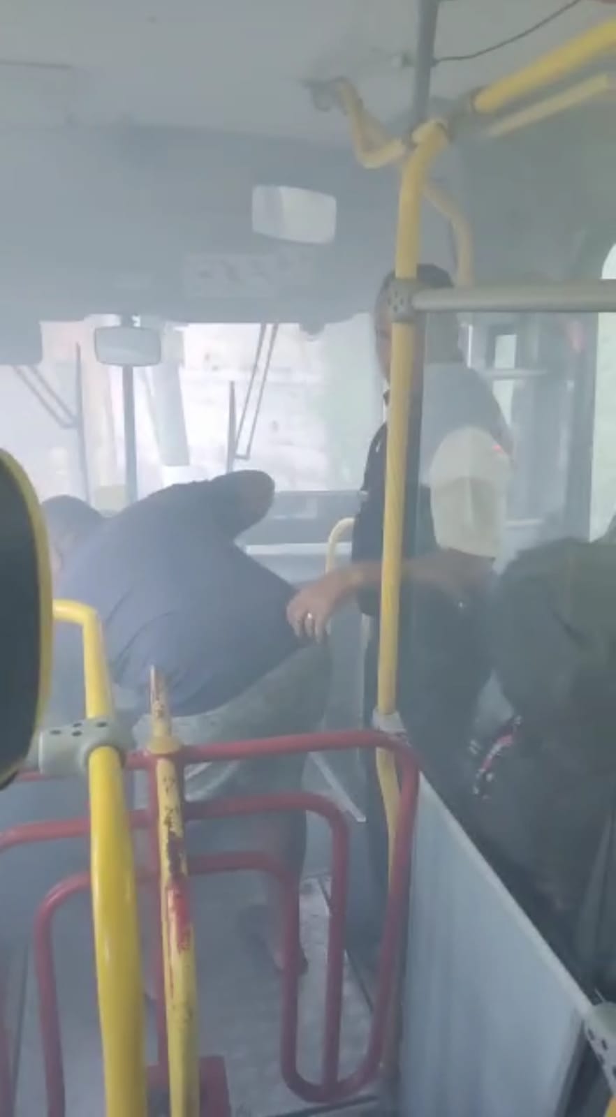 Passageiros enfrentam transporte público precário em Petrópolis