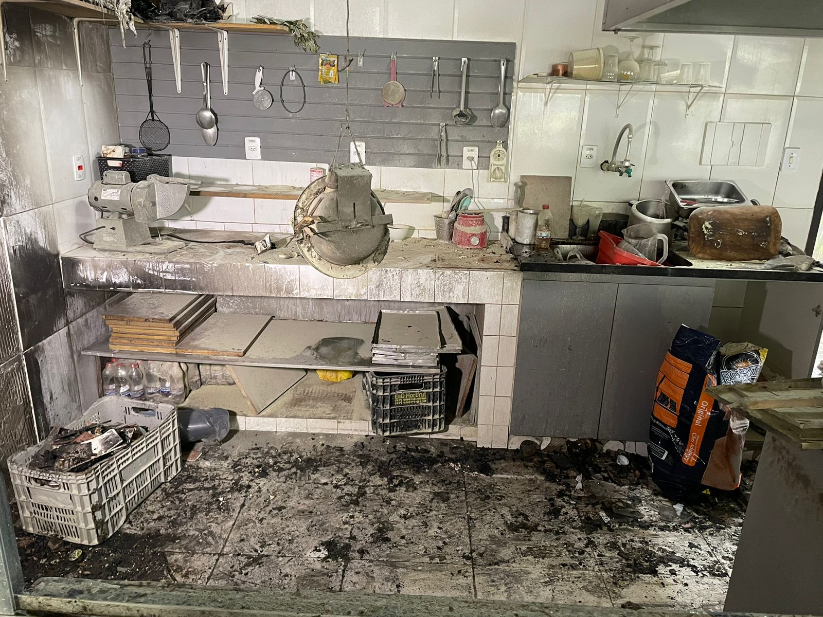Hamburgueria pega fogo no Bingen neste fim de semana e prejuízo pode chegar a R$ 80 mil