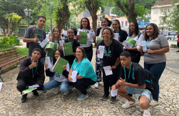 Alunos da Comac fazem mobilização para alertar sobre o desaparecimento de crianças