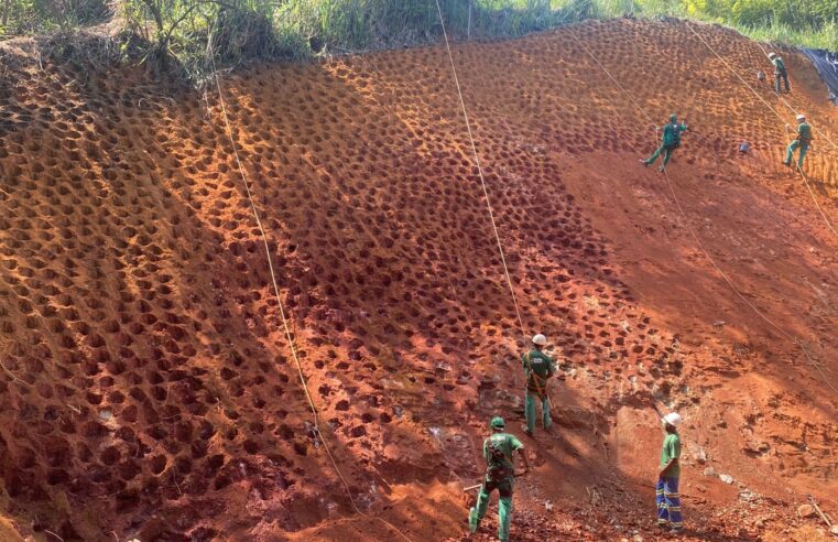 Concer realiza serviços de tratamento e proteção de taludes na BR-040 afetados pelas chuvas