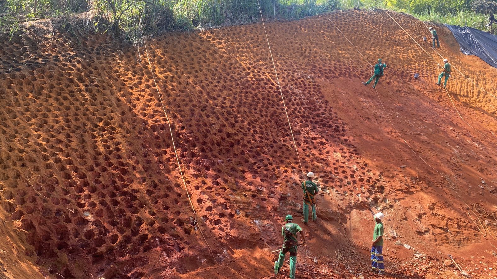 Concer realiza serviços de tratamento e proteção de taludes na BR-040 afetados pelas chuvas