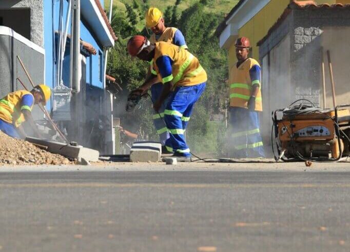 Obras de revitalização da Avenida Zoello Sola seguem avançando em Três Rios