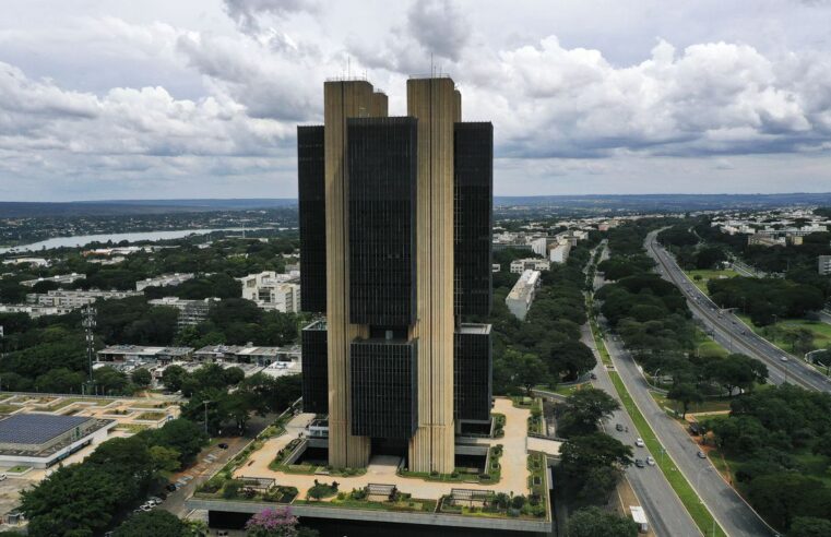 Mercado financeiro eleva projeção da inflação de 5,9% para 5,96%