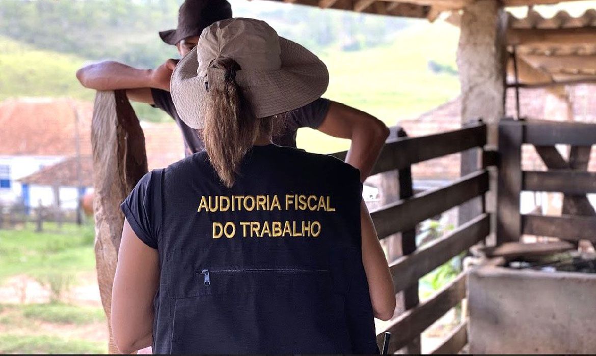 Trabalho escravo: PF cumpre mandados de busca e apreensão