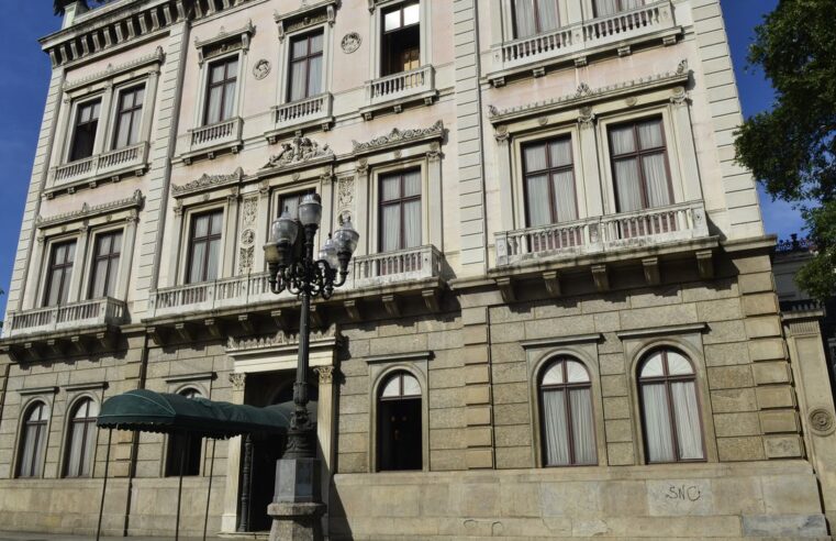 Piso histórico soterrado vira mistério no Palácio do Catete, no Rio