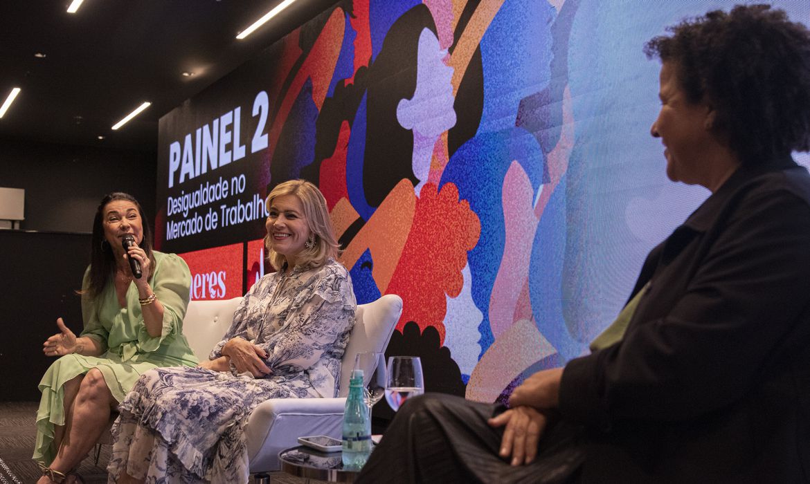 Lideranças femininas debatem desigualdade e violência contra mulheres