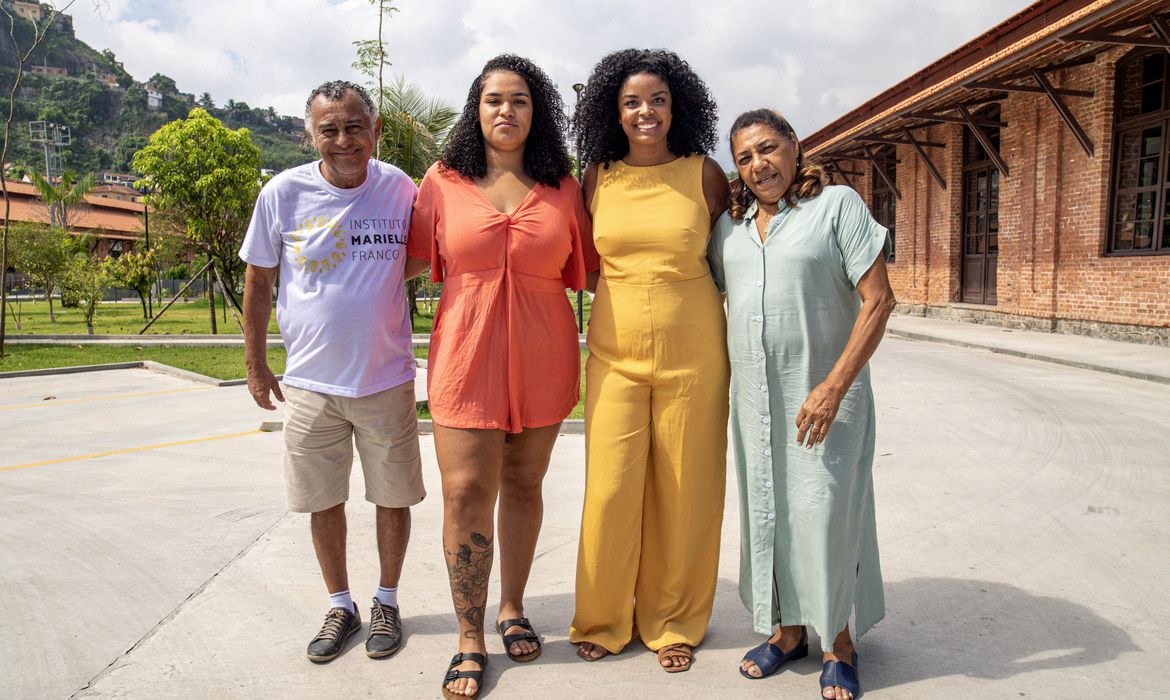 Diretora do Instituto Marielle quer mais mulheres negras na política