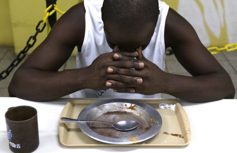 Com aumento da fome, sociedade se mobiliza para atender vulneráveis