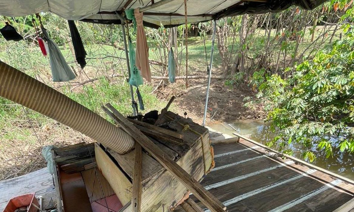 Órgãos ambientais desmobilizam exploração ilegal de ouro no RJ