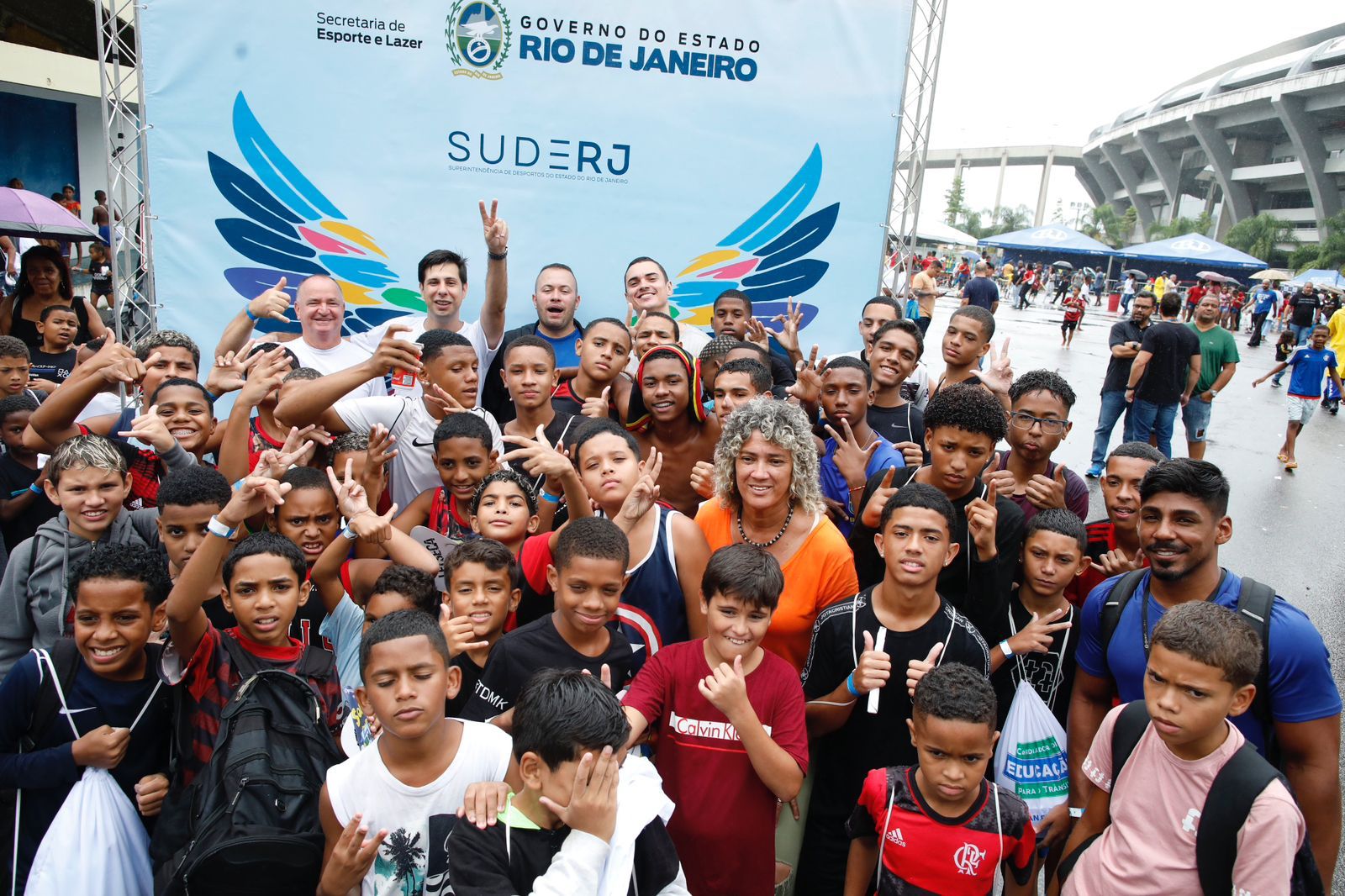 Páscoa com esporte e lazer leva centenas de famílias ao Célio de Barros