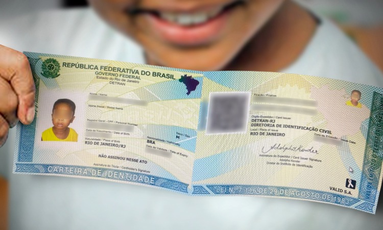 Detran.RJ começa a emitir primeira via da nova Carteira de Identidade Nacional (CIN) para crianças e jovens de até 18 anos