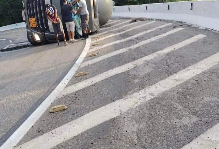 Subida da serra de Petrópolis será interditada na madrugada desta quinta-feira para retirada de caminhão-tanque