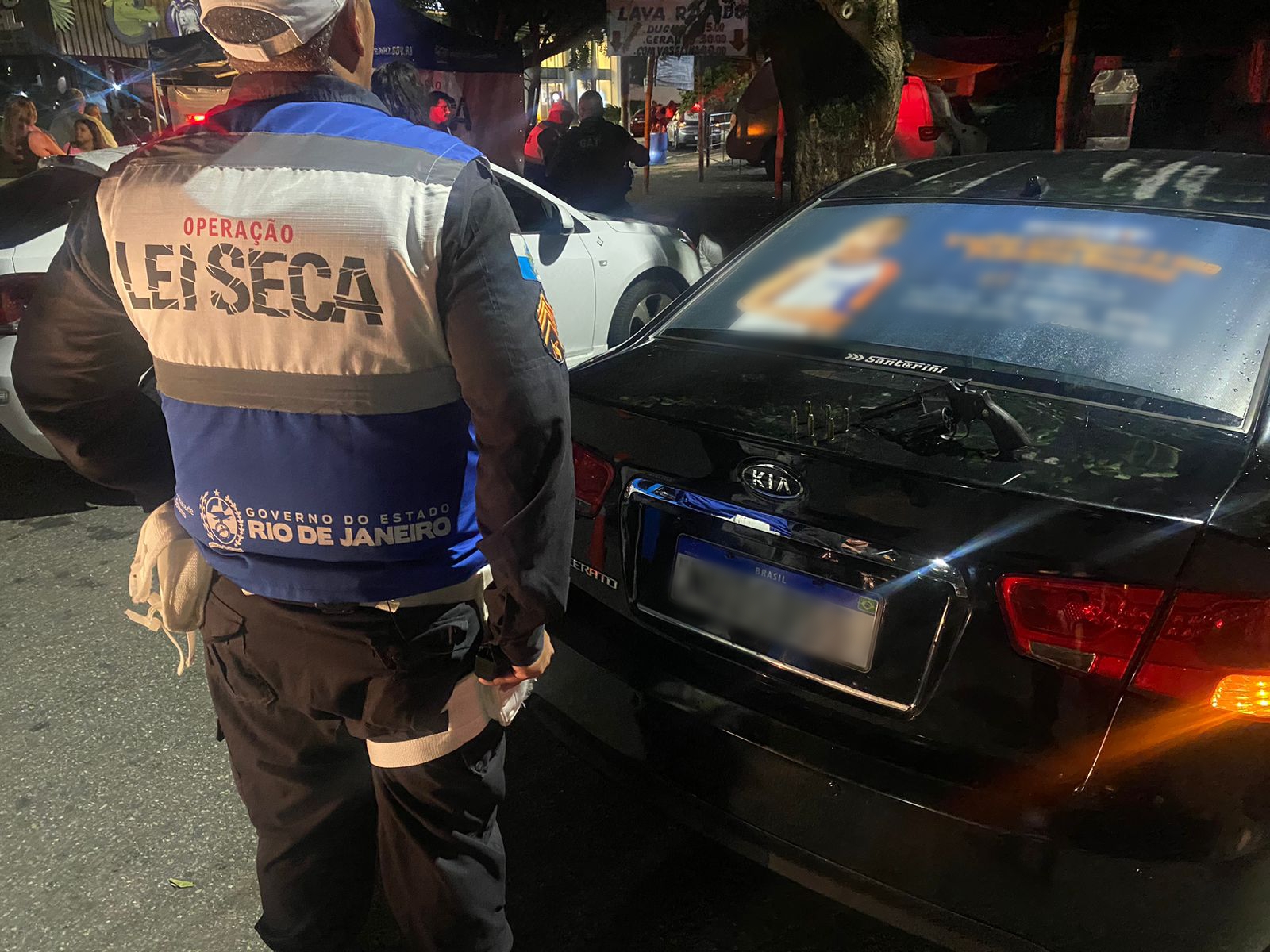 Operação Lei Seca prende homem armado durante uma blitz 