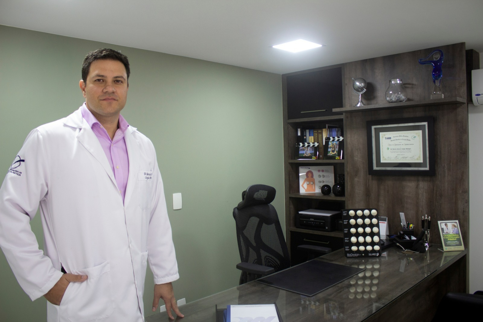 Cuidados com o pré e pós-operatório da cirurgia bariátrica são fundamentais para resultados positivos, aponta cirurgião plástico