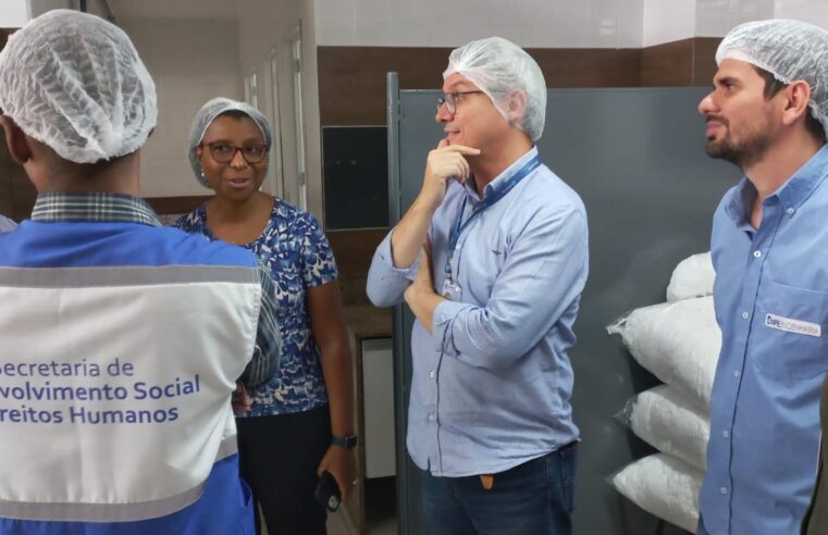 Secretária de Estado de Desenvolvimento Social e Direitos Humanos vistoria prédio do Restaurante do Povo