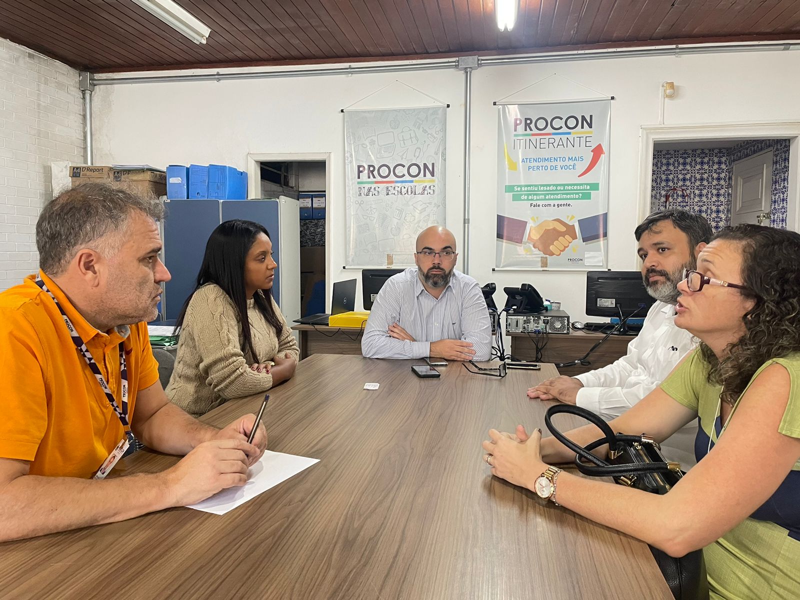 Procon e Bradesco debatem encaminhamento de clientes após encerramento de agência