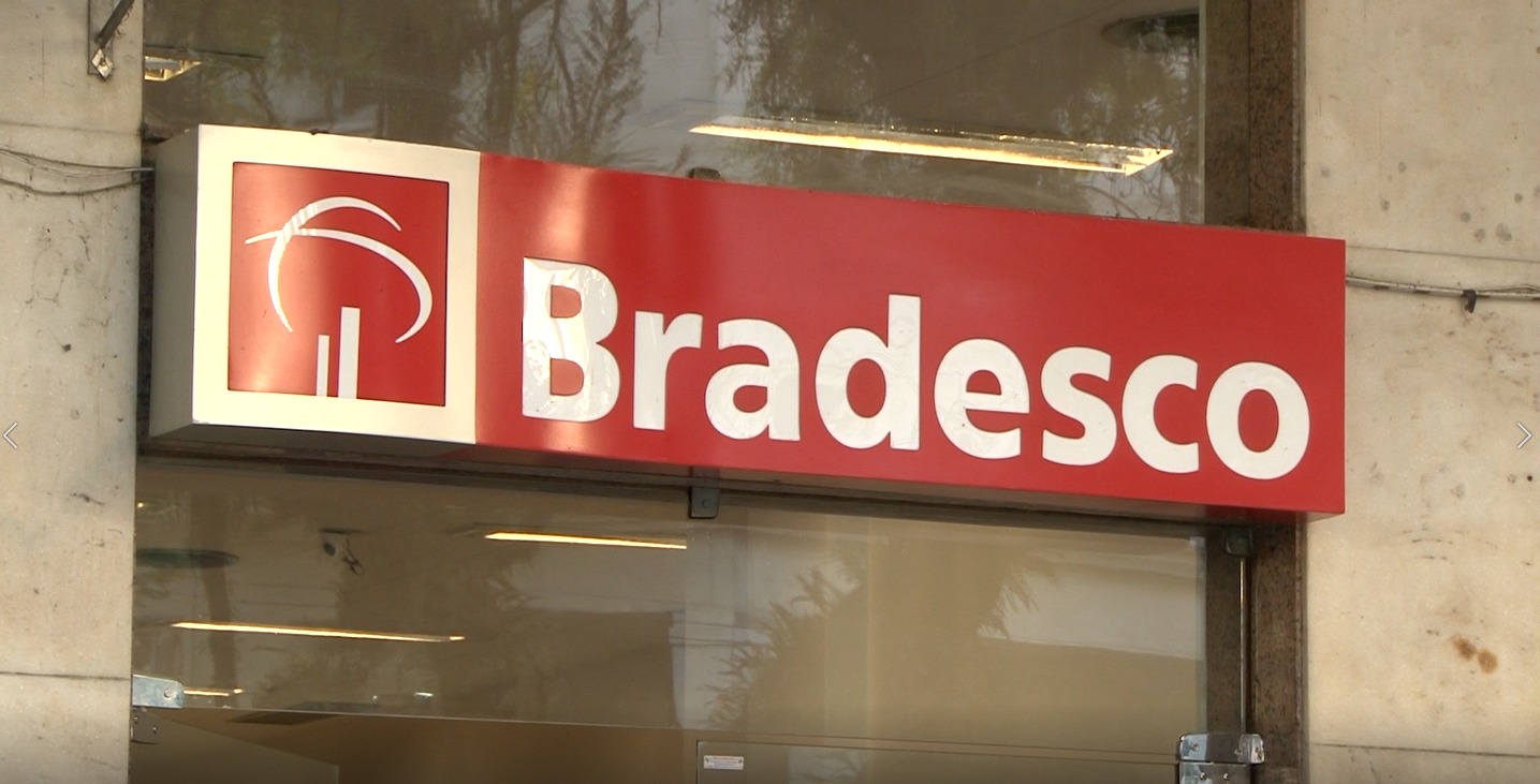 Após o fechamento da agência do Bradesco, no Alto da Serra, clientes devem procurar atendimento em agências do Centro de Petrópolis