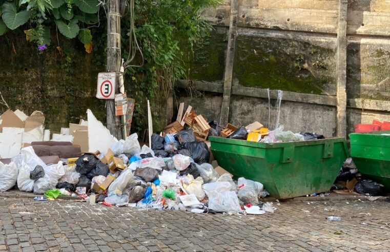 Descarte irregular de entulho atrai vetores de doenças em rua do Centro