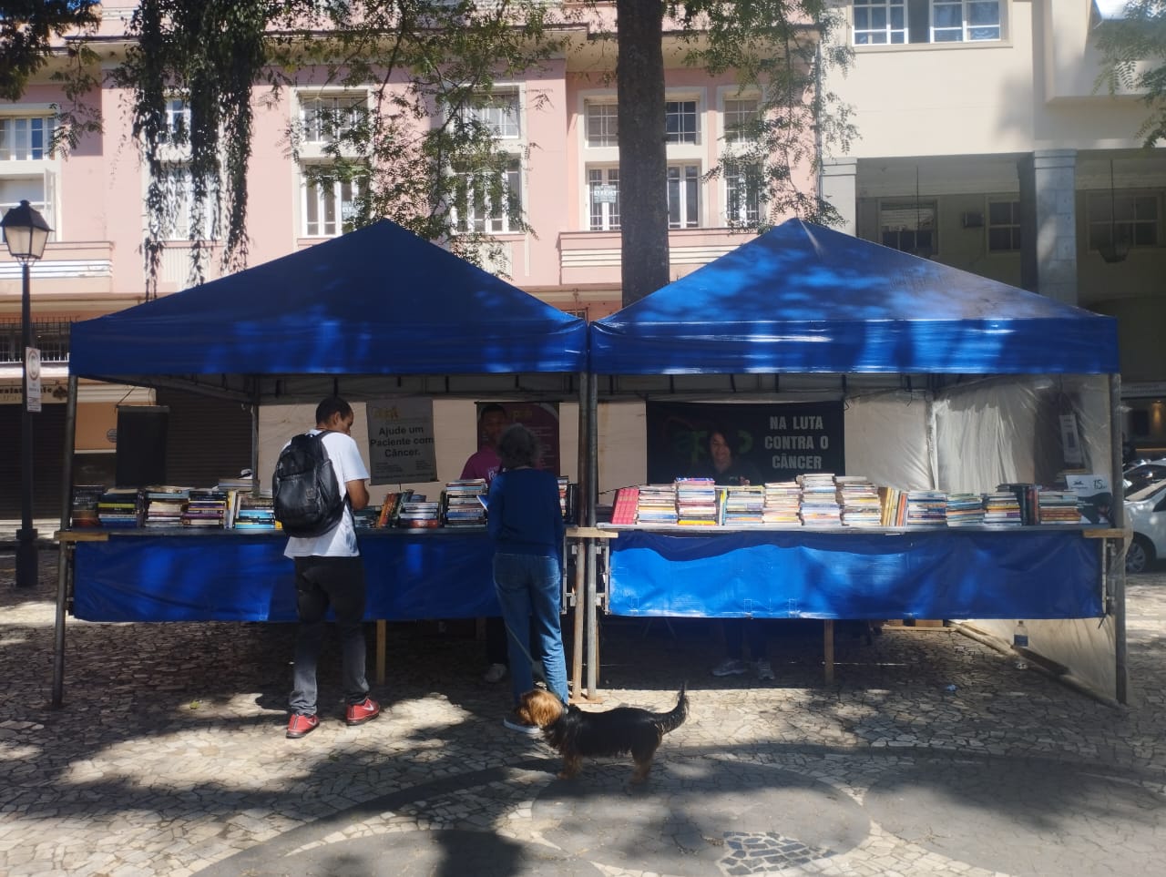 Última semana da feira do livro da APPO na Praça Dom Pedro II