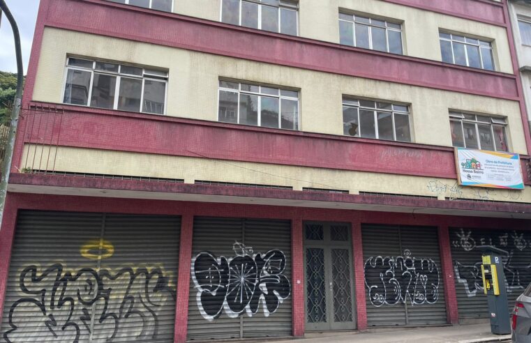 Prédio Gabriel Vila Real, na Floriano Peixoto, permanece fechado 1 ano após aquisição pela prefeitura