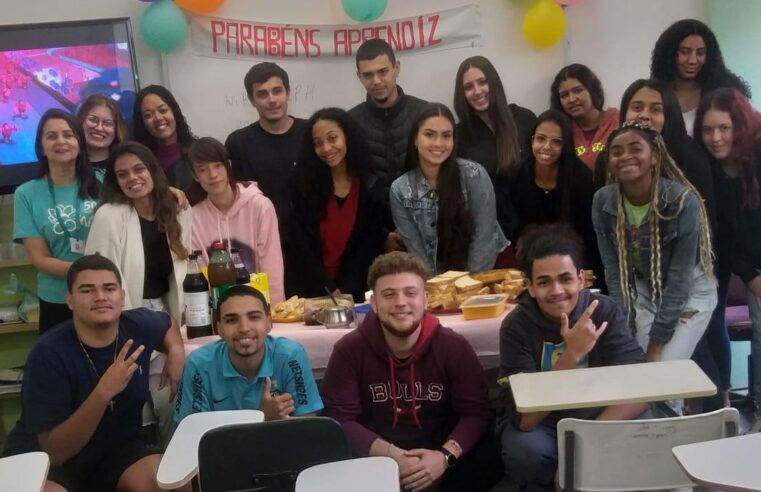 Alunos da Comac comemoram o Dia Internacional do Jovem Trabalhador