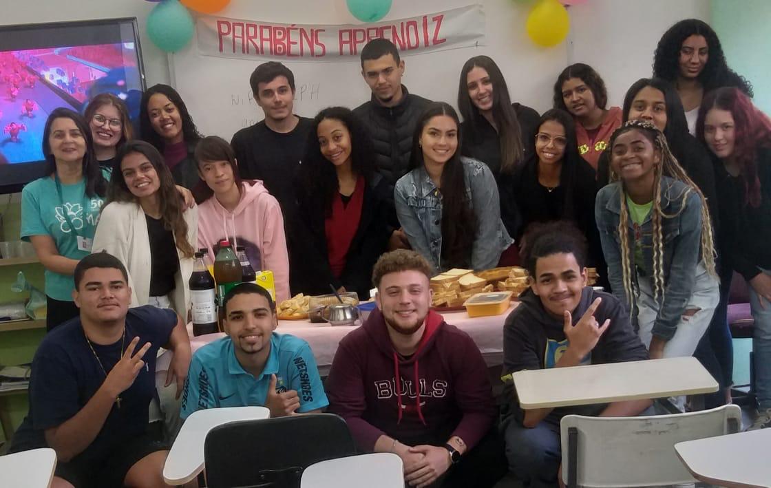 Alunos da Comac comemoram o Dia Internacional do Jovem Trabalhador