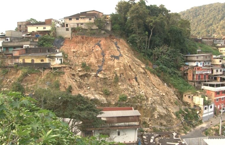 Prefeitura de Petrópolis dificulta construções de moradias