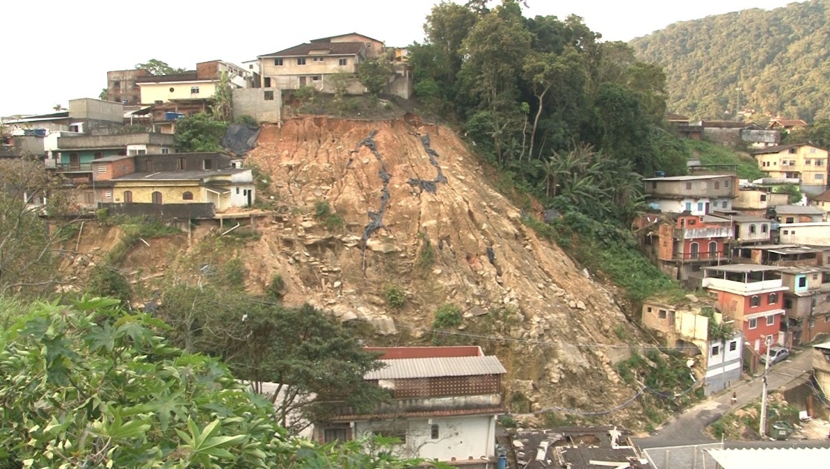 Prefeitura de Petrópolis dificulta construções de moradias