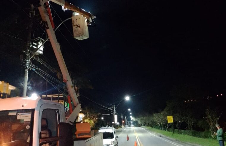 Petrópolis recebe a instalação de mais de 200 lâmpadas de LED no trecho entre o Quitandinha e o Centro