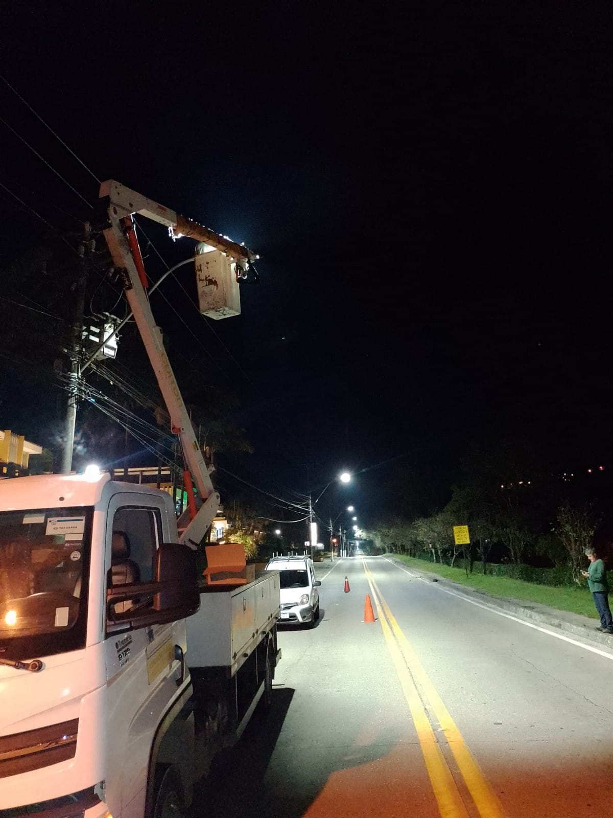 Petrópolis recebe a instalação de mais de 200 lâmpadas de LED no trecho entre o Quitandinha e o Centro