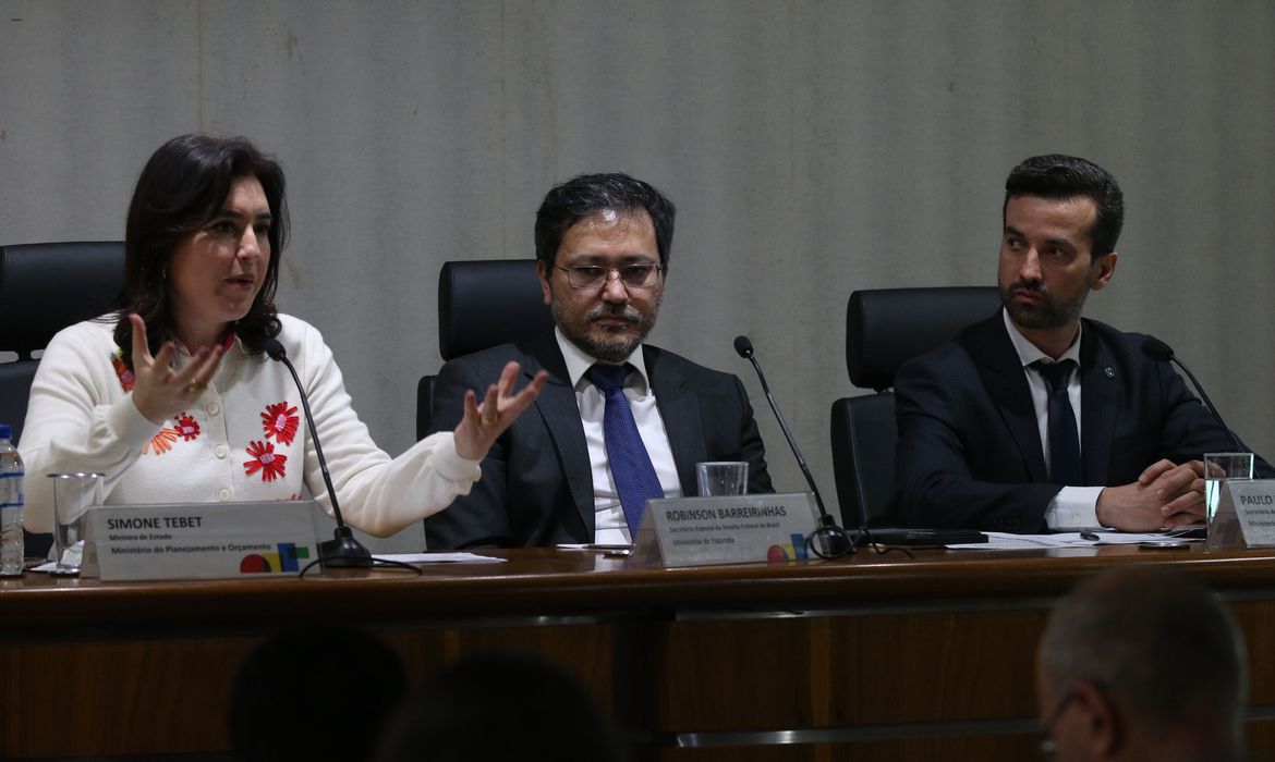 Ministra condiciona custeio de despesas à aprovação de regra fiscal
