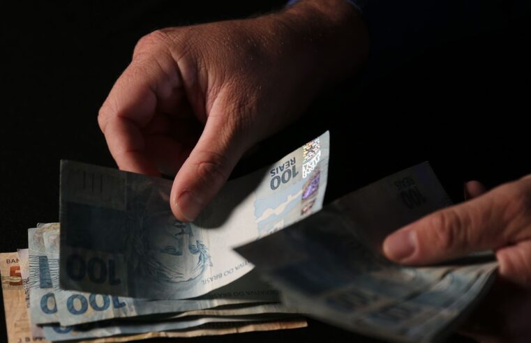 Renda comprometida com dívidas é a menor desde antes da pandemia